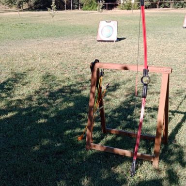 Foto de Taller de Tito con arco de madera